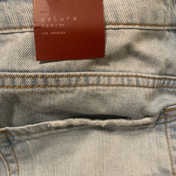 New with tags size medium Destroyed denim shorts - Picture 3 of 6